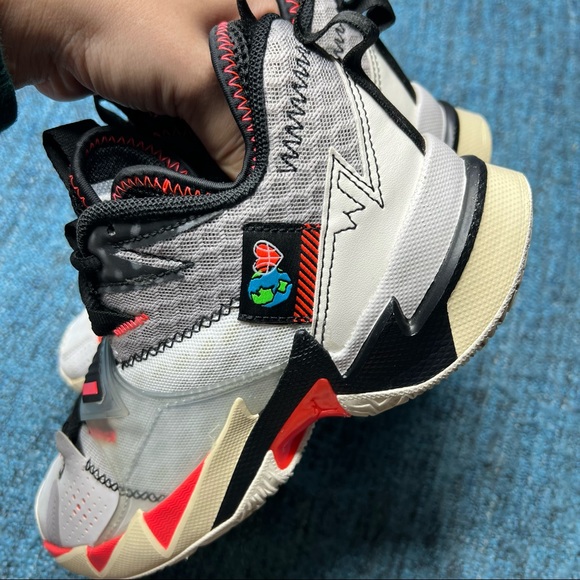 Jordan Why Not Zer0.3 GS Sneakers in White Black Crimson - Picture 4 of 9